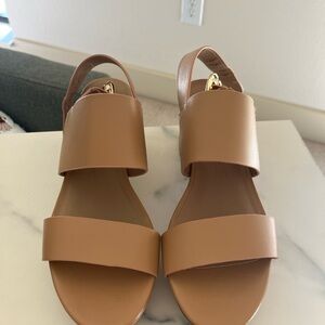 NWOT Aerosoles Casetta Platform Sandals